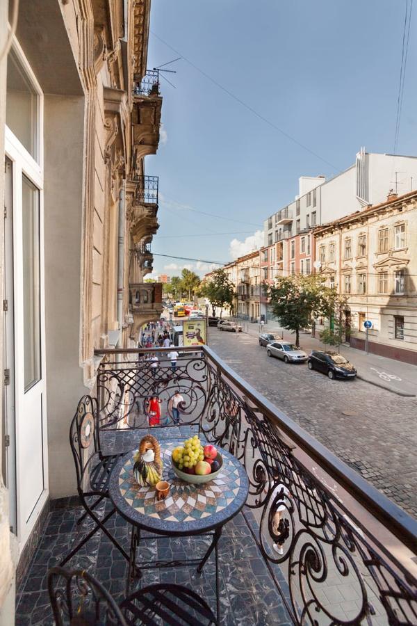 Vip Apartment In ♥ Of Lviv Exterior foto